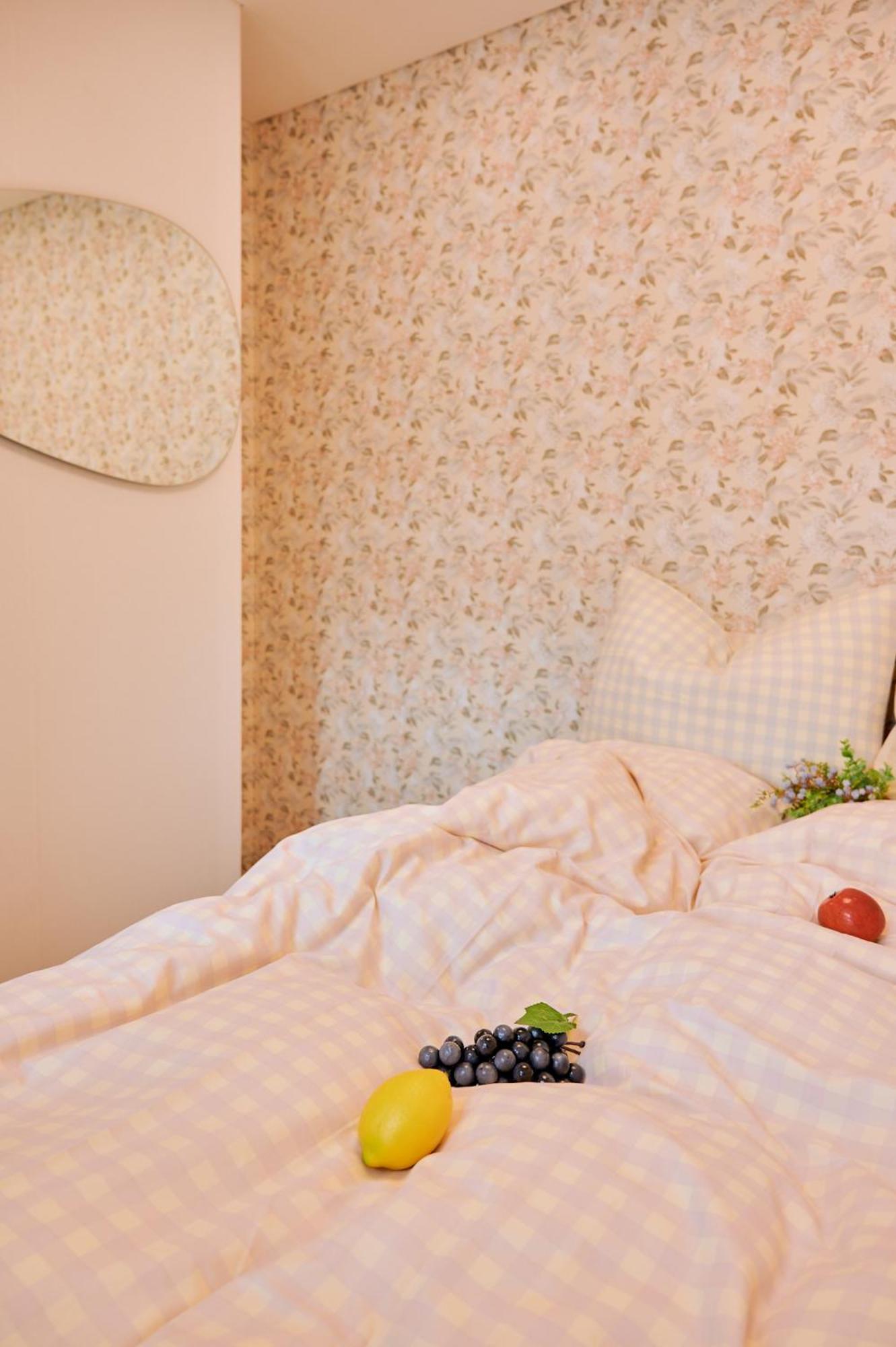 Hongik Univ Station Wave Family #4 Apartment Seoul