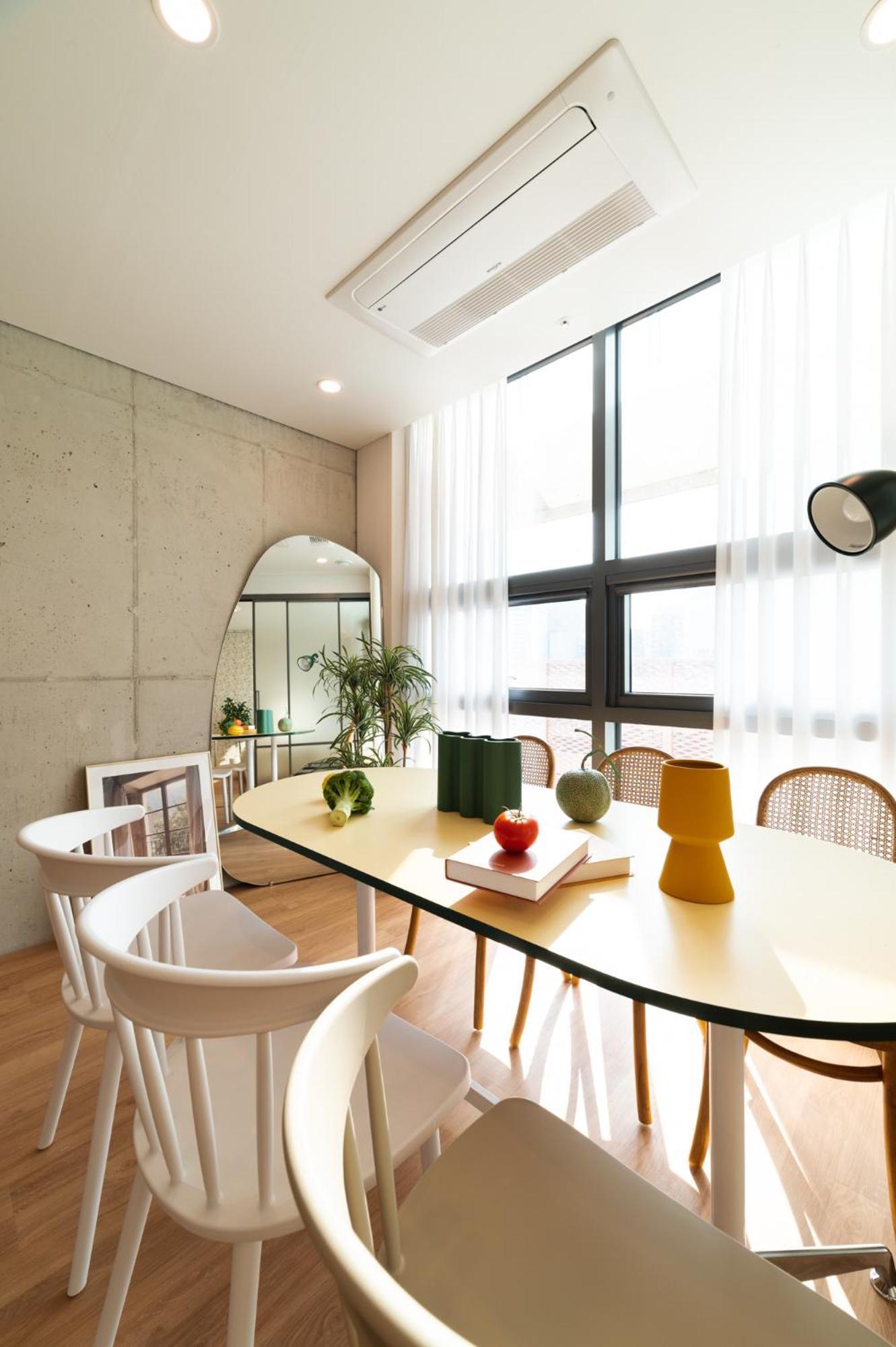 Hongik Univ Station Wave Family #4 Apartment